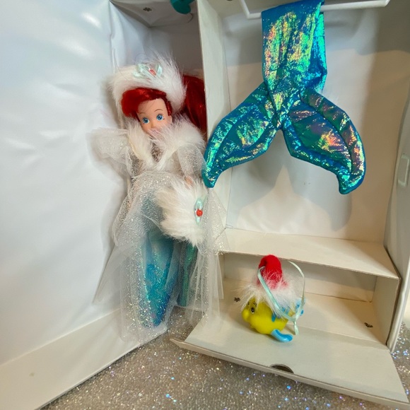 VTG 1990s Tyco Little Mermaid Doll Case, Disney Christmas Ed. Doll w/Flounder + - Picture 11 of 16
